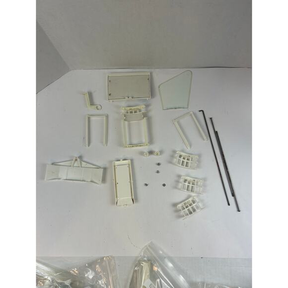 Vintage 1960s Brumberger Tri‑Level Service Station Steel Construction Set w/ Box - Picture 11 of 16